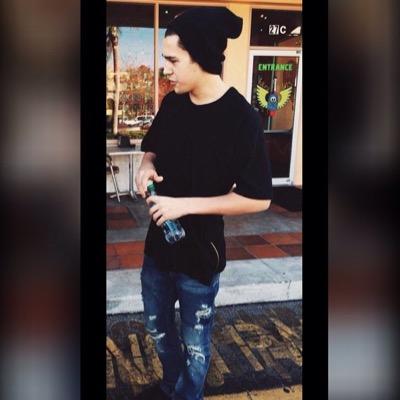 this one time @Robert15jgod tweeted me