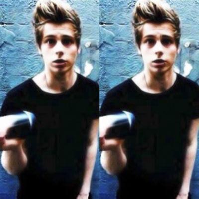 Saved account. So this is basically a free follow from @hottiewilkinson