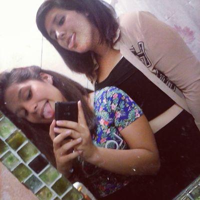 Así como LLORO
También SONRIO.
Así como me CAIGO,
También me LEVANTO,
Así como AMO,
También OLVIDO...*-*