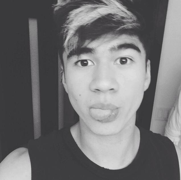 I mend the broken hearted. | AU. Android designed to love who needs it. |