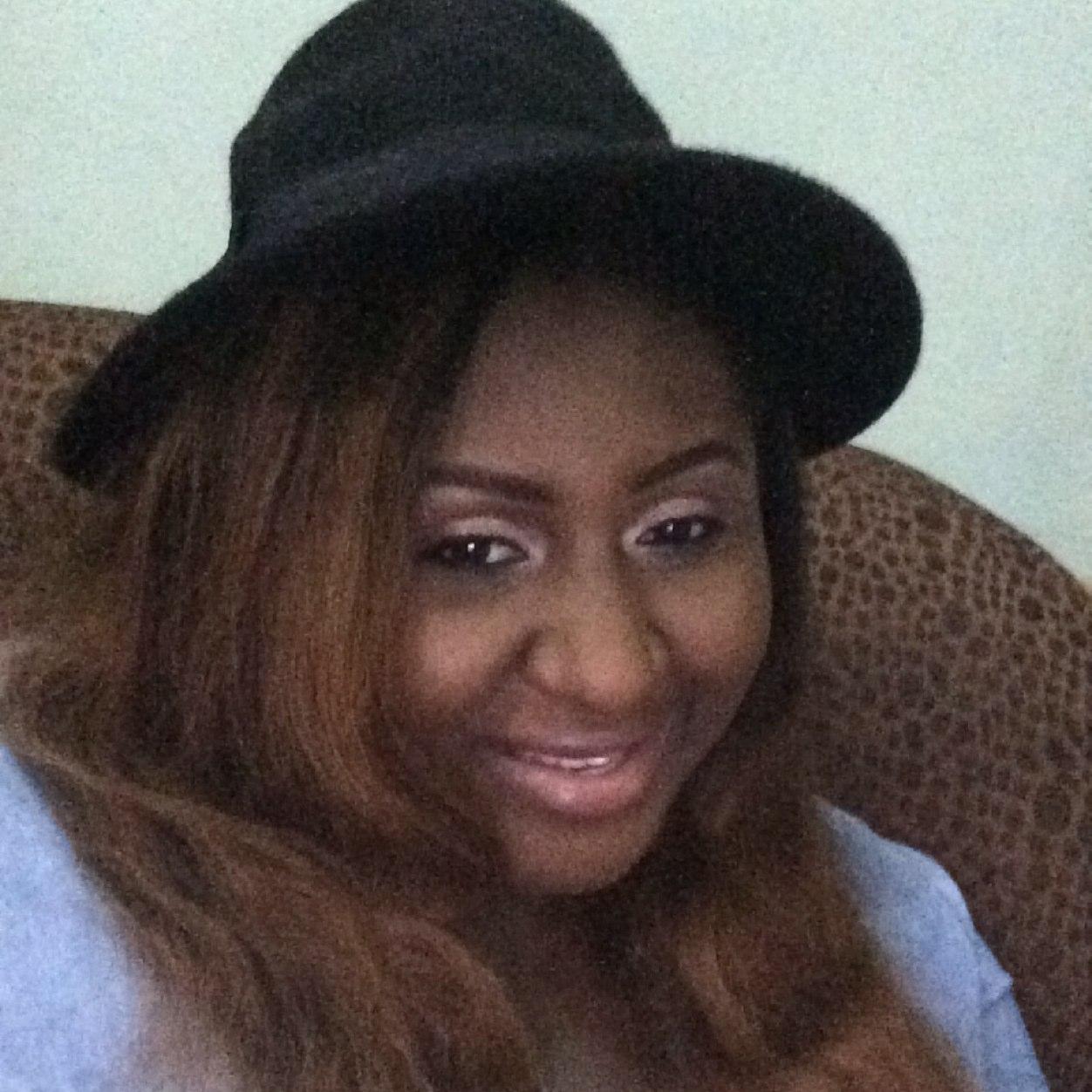 #Teamwifey #TeamJesus Mogul in d making, cancer woman...natural detective..i can do all things thru christ who strengthens me, Amen..