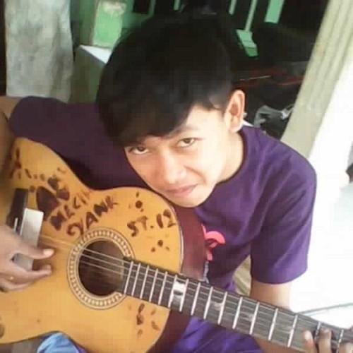 ari40165's profile picture. 