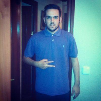 mi adicción el futbol. 19 añiitoos 23 de octubre de 1995. Málaga Instagram: cristiaan9