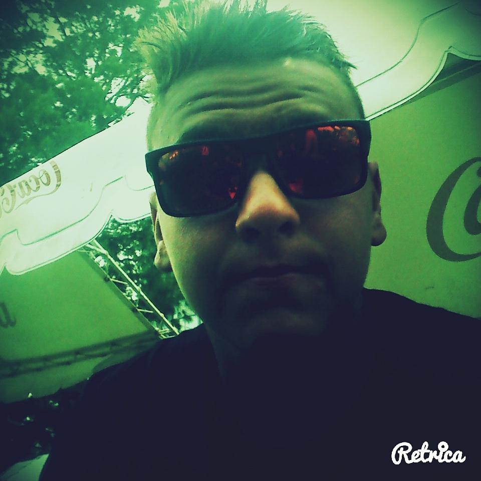 FensCrew's profile picture. 