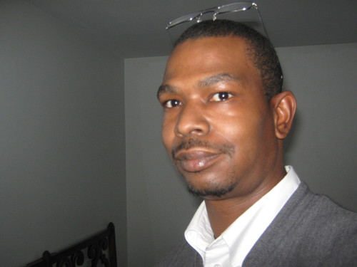 hadr working husband who loves online marketing, and enjoys networking and helping other's gain financial freedom