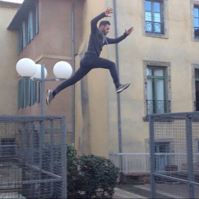 FreeRunning et Parkour en Ardèche et Lyon, Nice, Nîmes ! Mais sinon je suis un mec comme les autres ... enfin... presque     ;)   Snap : dancr4k