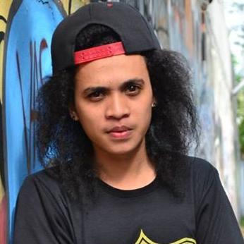 AfroSahar's profile picture. Aku tanpamu bagai ambulan tanpa wiuw-wiuw ^_^ | Pengricuh di @blueSukan1