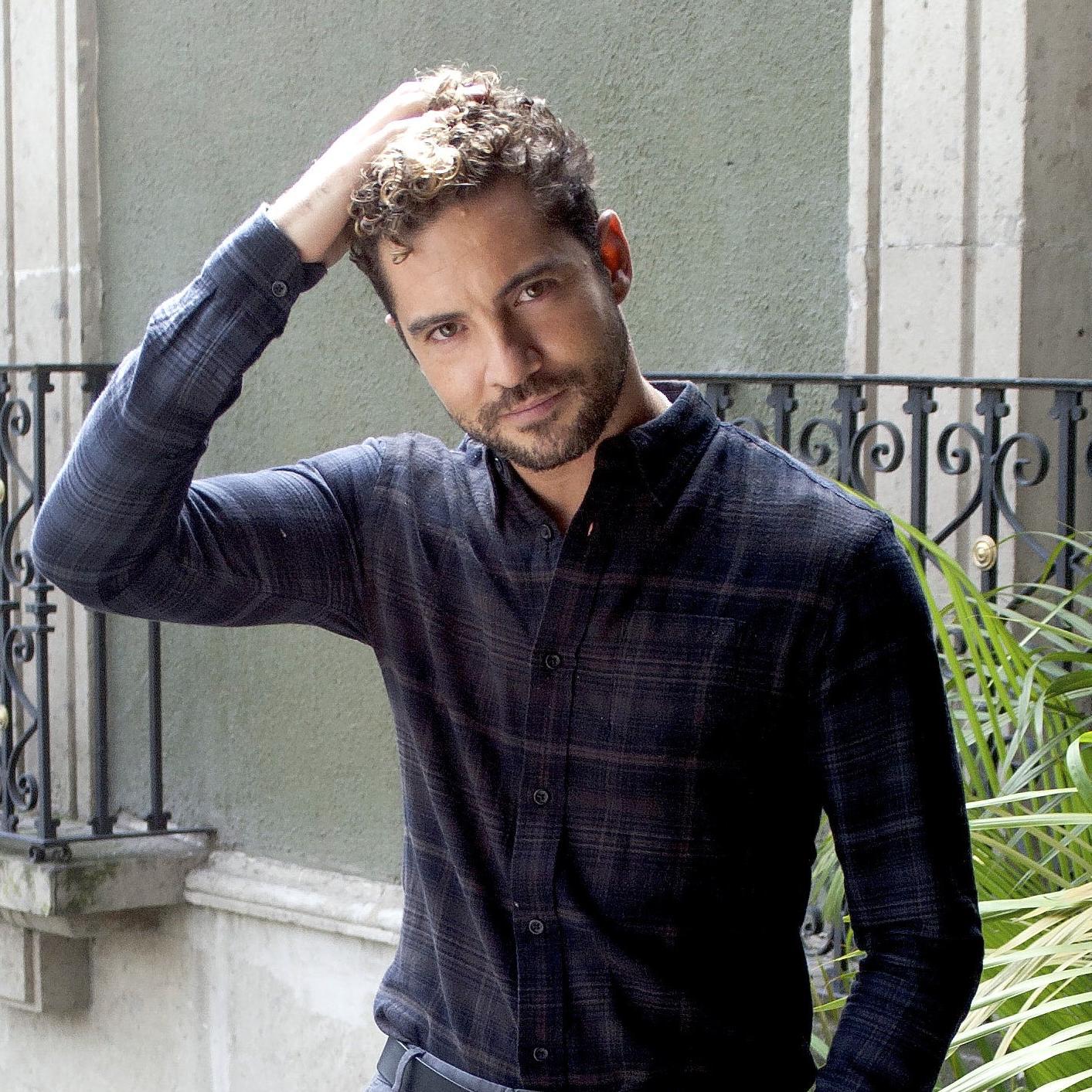 Siempre db bisbalera hasta el final. Porque hay diez mil maneras de ser feliz. David bisbal es el culpable de nuestra locura,GRACIAS por ser como ERES.