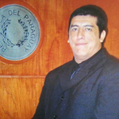 Abogado y Escribano UNA, colorado de cuna, olimpista de corazón, Clesiano y Paraguayo. Asunción - Paraguay