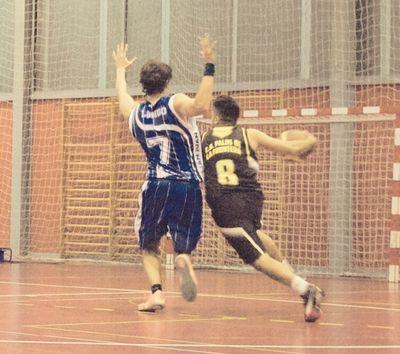 Apasionado del deporte y jugador del C.B. Palos 1 Nacional. Miembro de la Manada!! Cofrade y costalero hasta la médula.