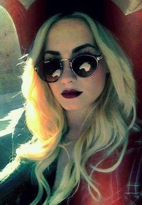 Torn_Kevin's profile picture. Non insultare MAI l'idolo di una persona, potrebbe essere l'unica ragione per cui resiste!
[DIRECTIONER IS A PROMISE] *--* 3