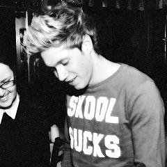 this is a free follow from @flwercrownhoran . please go follow! ILY THANK YOU!