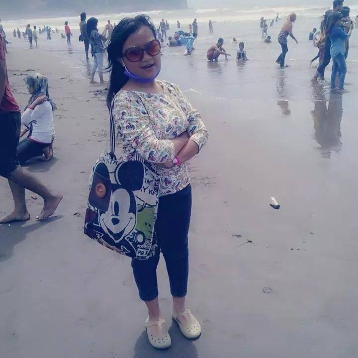 ingin sukses sekolah nd menuju cita2 ku :* love you mama papa :* 3