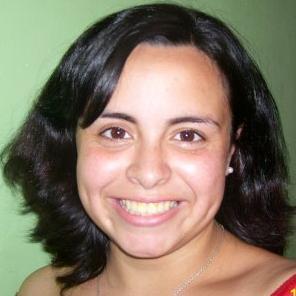 Orgullosa docente de primaria, orgullosa madre de Lucía y Clarita, orgullosa esposa del amor de mi vida, orgullosa hija de los mejores padres. Licenciada.