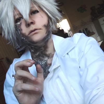 Hello, you can call me Roary or Ex, I'm a cosplayer from the United States.