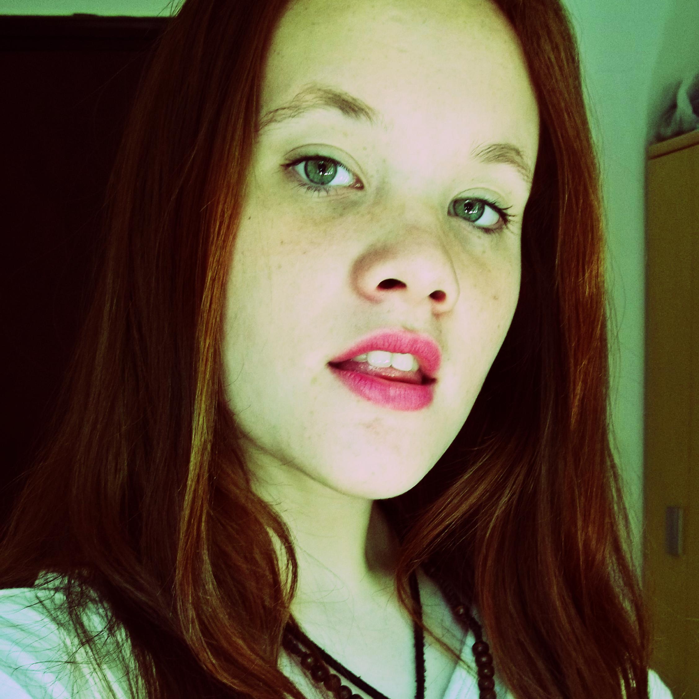 Soy Belén Palásthy, tengo 15 años, Uruguaya. Maktub.