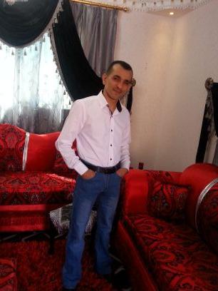 ‏أهلا وسهلا بكم. أتشرف بمعرفتكم