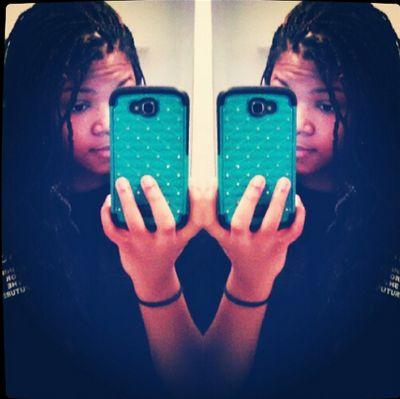 PrettyGirl_Ess's profile picture. 