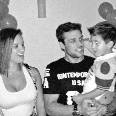 Amo a el bebe de Nicola Porcella y Francesca Lazo. Adriano Porcella Lazo es mi amor platonico!!!! Me encanta la familia unida de ellos a pesar de todo...