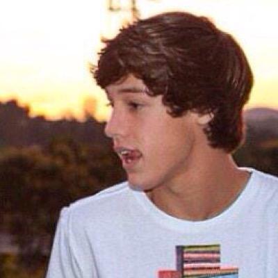 go follow @spicydallass since she just gave you a free follow3 *She only follows back if you're a fan account*