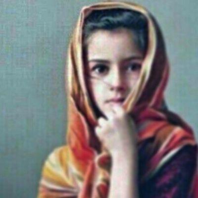 ‏كُن لنفسك وكُن عونًا لها واترُك هُراء
الخلق وامضي في سبيلك .