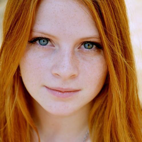 LilyPottertty's profile picture. Alumna de @Hogwartssite. Inteligente y muy divertida & Simpatica. #Pottertty Muy orgullosa de tener la familia que tengo, Harry, Ginny, James, y Albus