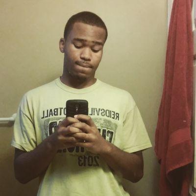 King_moe800's profile picture. kik: im16bitch_ footballb is life 336