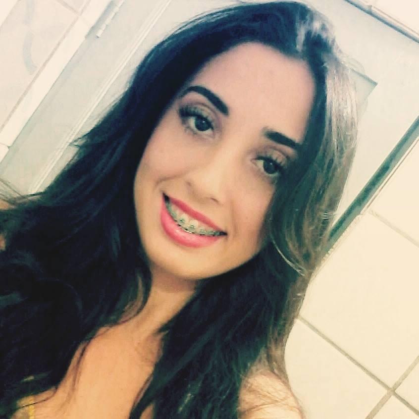 Me ame ou me odeie. O mais ou menos é o que me incomoda.'