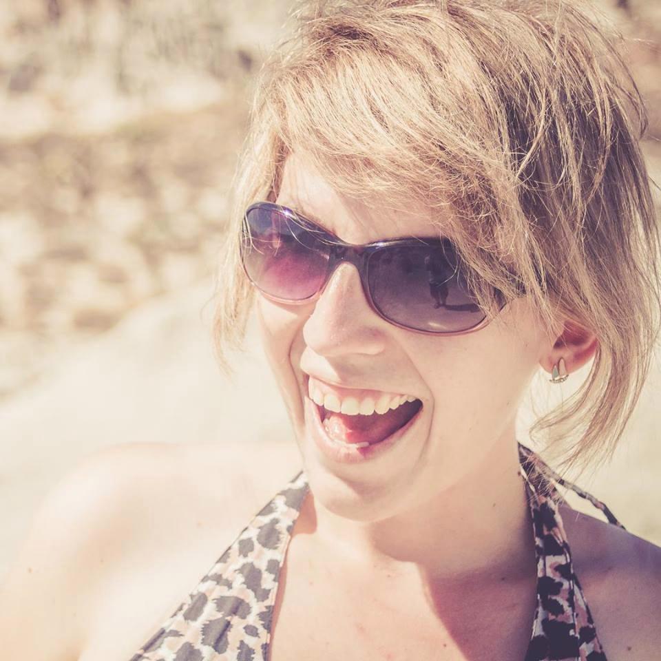 Vollzeit-Optimist mit Träumertendenzen. Nicht therapierbar, hab's probiert. Ansonsten: Marketing-Manager, Hobbyknippser & Freund netter Menschen und Ereignisse