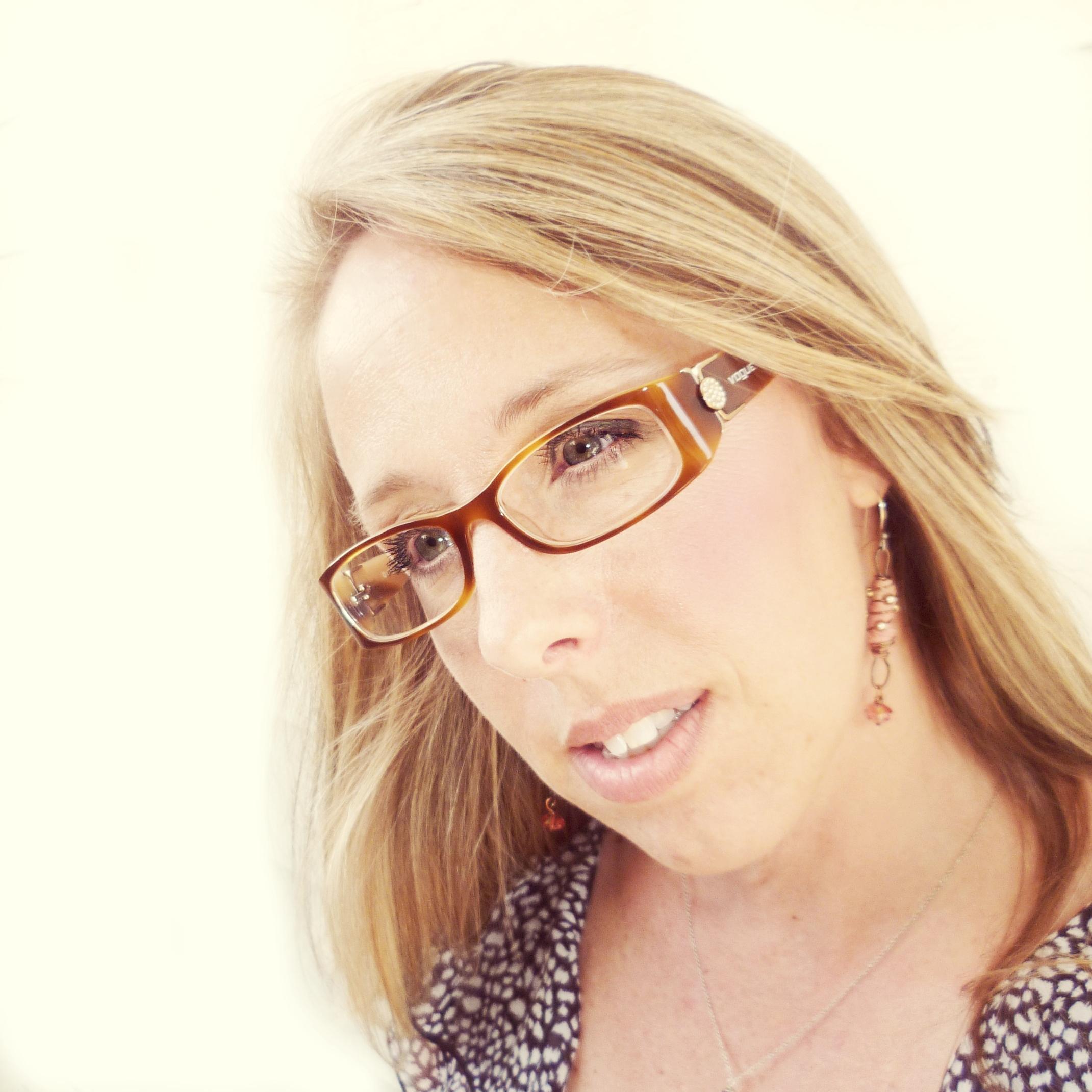 ProvencalMarket's profile picture. French Burlap Totes with a fresh vintage chic style