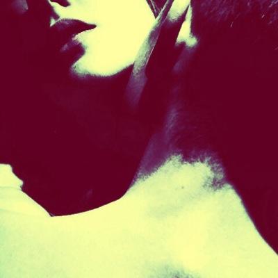 Je tweet de tout et de rien pour divertir les gens. #FOLLOWBACK