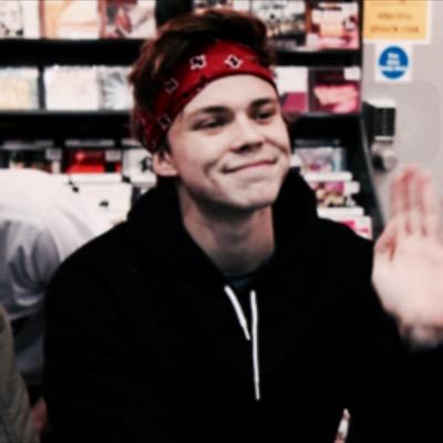 hi! this is a free follow so can you follow @frantas5sos? i would really appreciate it, ily