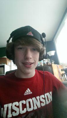 MLG competitive gamer for ArcTic gaming. CoD & Hearthstone on the side. Stream notifications tweeted out!