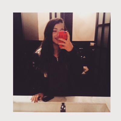 maialovesya's profile picture. 