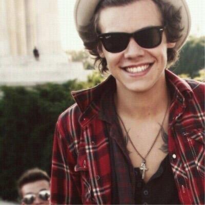 hey there please follow @harryasfck as a follow back for this account :) thank you and have a nice day and keep smiling :)