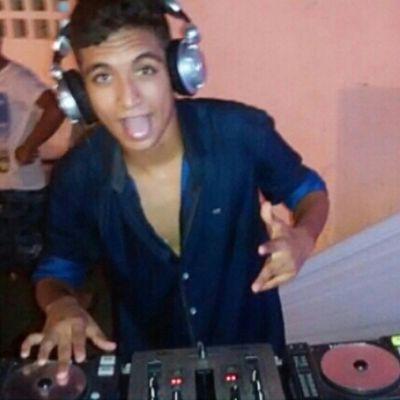 instagran:Rafael_Romario segue la