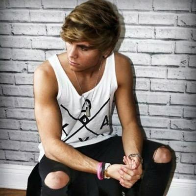 I AM JORDI'S WIFE INSTAGRAM - @jordisgirlfriend - RETWEETED AND CALLED AND FOLLOWED