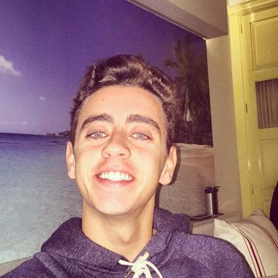 BÉTICO HASTA QUE LA MUERTE ME DIGA LO CONTRARIO Estudiante del Colegio Portaceli