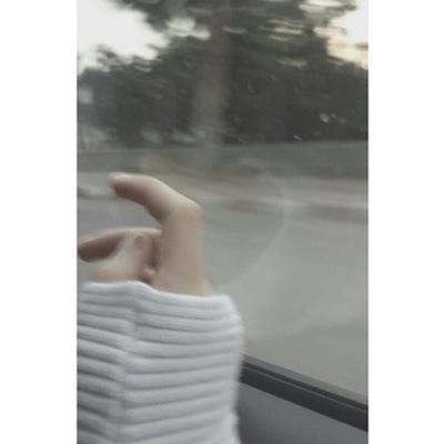 “Demoni sulle spalle, tutto il mondo sulle palle.”

|Sara|