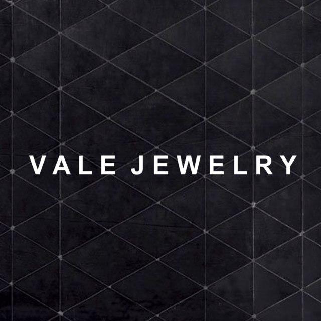 Eva & Ava Bai .   Jewelry Magpies.   Lovers of all things sparkly.  Dynamic duo behind Vale Jewelry's luxurious and versatile collections.