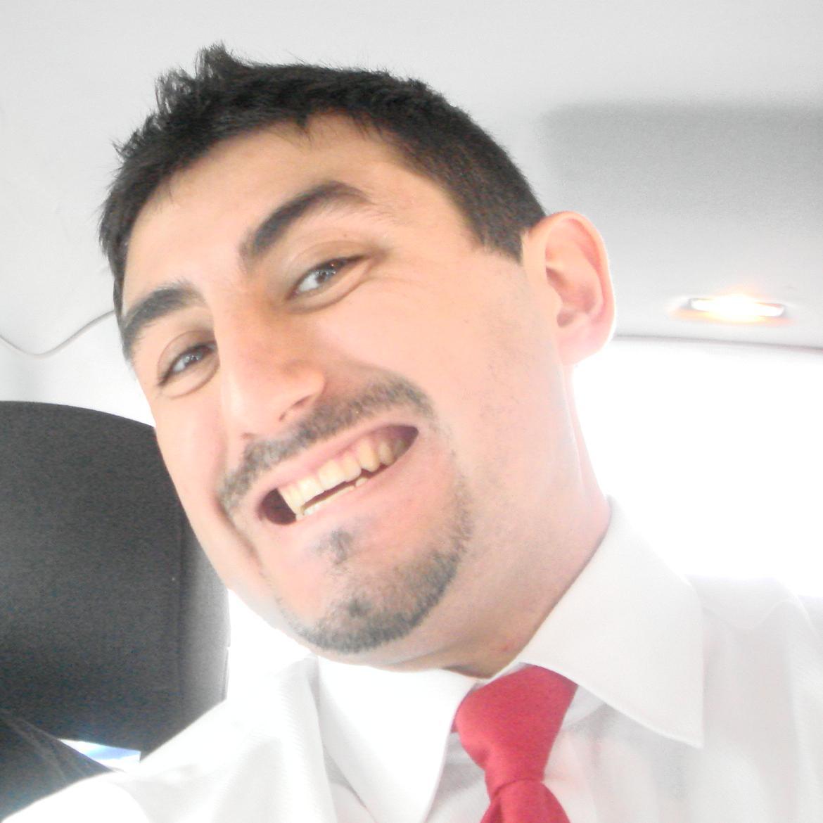 Web Design, Tech, Football, Tai Chi and Running Enthusiast. Live, Life, Laugh and Love!