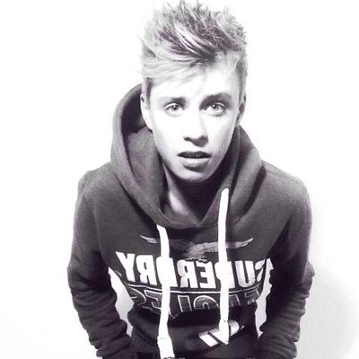 follow @weedyjacks bc i gave you a free follow❤️✨