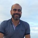 sianguss's profile picture. seguir del partido verde , politólogo.