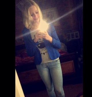 14jaar ~ sbe 3ks1 ~ korfbal ~ instagram: tesssx ~ snapchat: tessvdbroek & best friend : @ricardo_fct ~