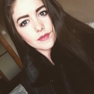 MuireannA's profile picture. All the good bios are taken...