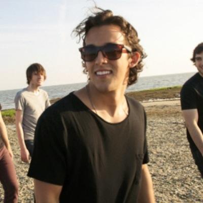 Smiles | Laughs | Netflix Addict | Lead Singer for We Speak in Sounds | @wespeakinsounds