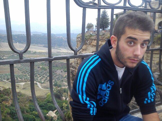 maikeolo3's profile picture. defensa como la copa de un pino, imbatible en el circuito de monaco, borracho profesional, amigo de sus amigos, indio hasta la muerte y tambien rojillo!!