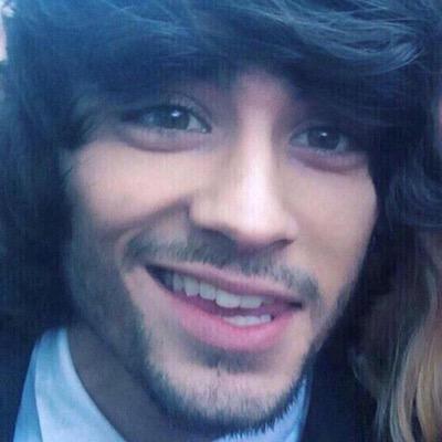 ask for a follow back on @raybanzouis