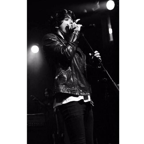 I just give you a free follow so follow on @imaBRATIXIONER just ask for a followback there.