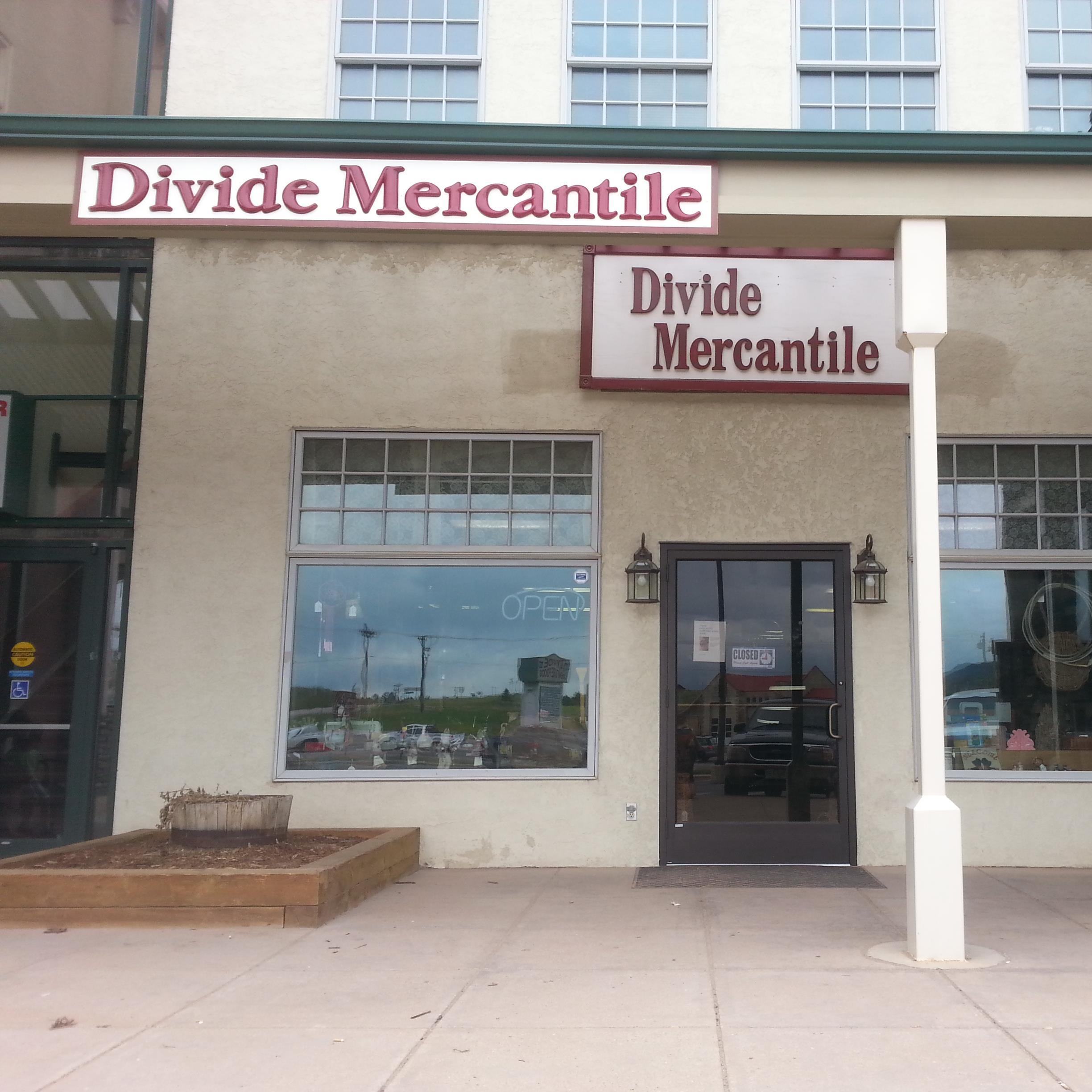 Divide Mercantile is an eclectic consignment store privileged to consign your softly used furniture, antiques, rocky mountain and western décor, and more!